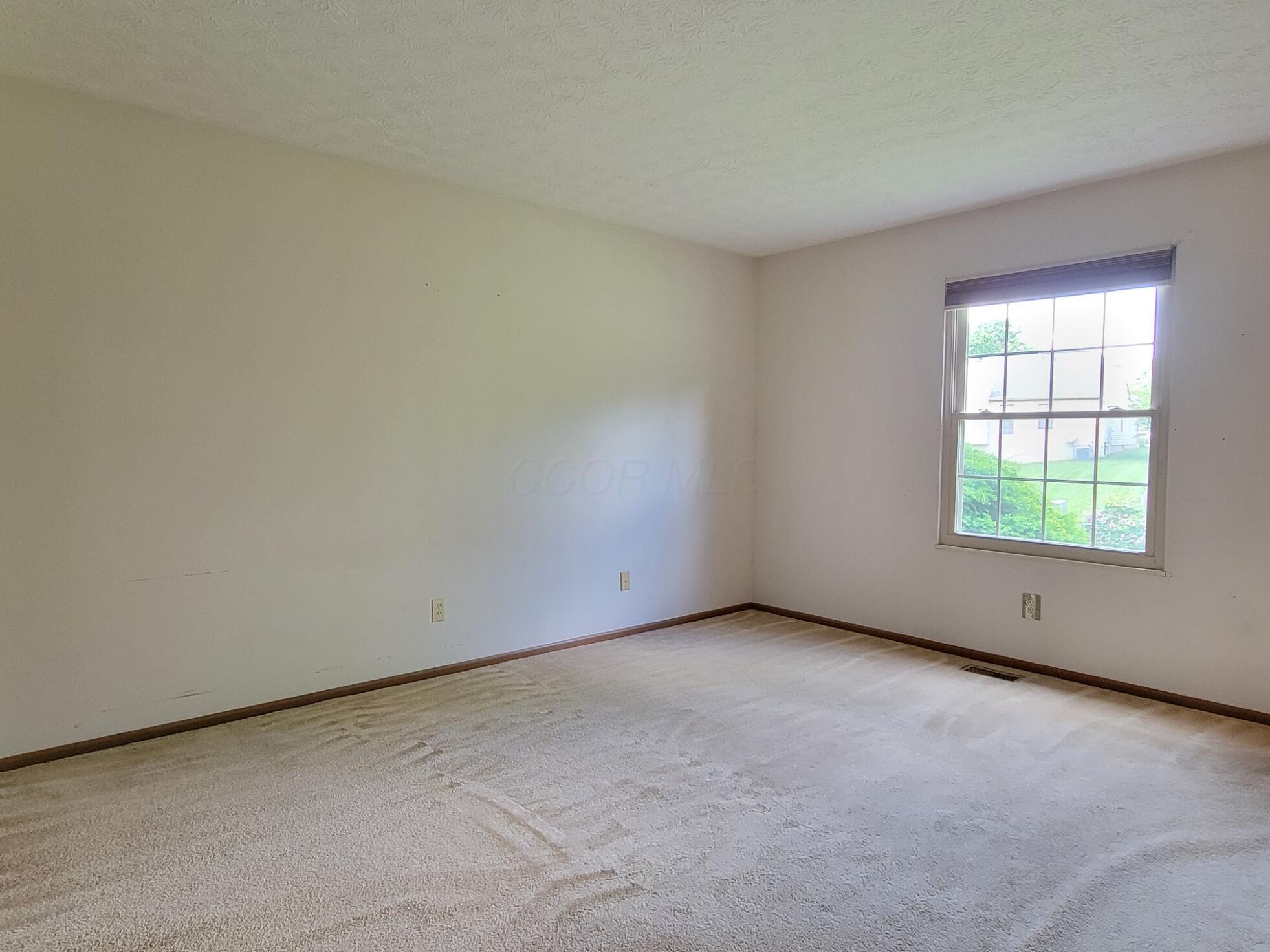 549 Meadows Boulevard, Pickerington, Ohio image 9