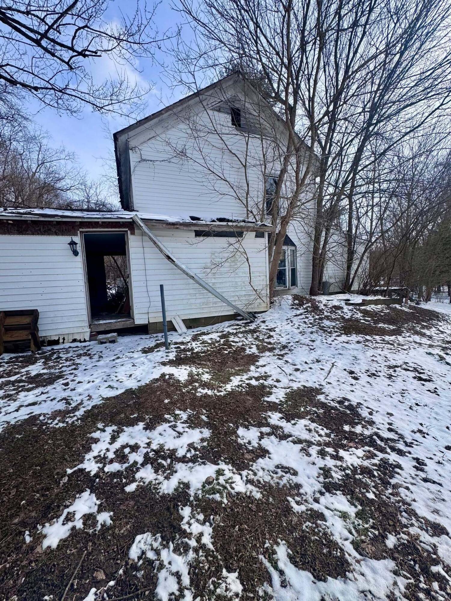 7875 East Street, Roseville, Ohio image 3
