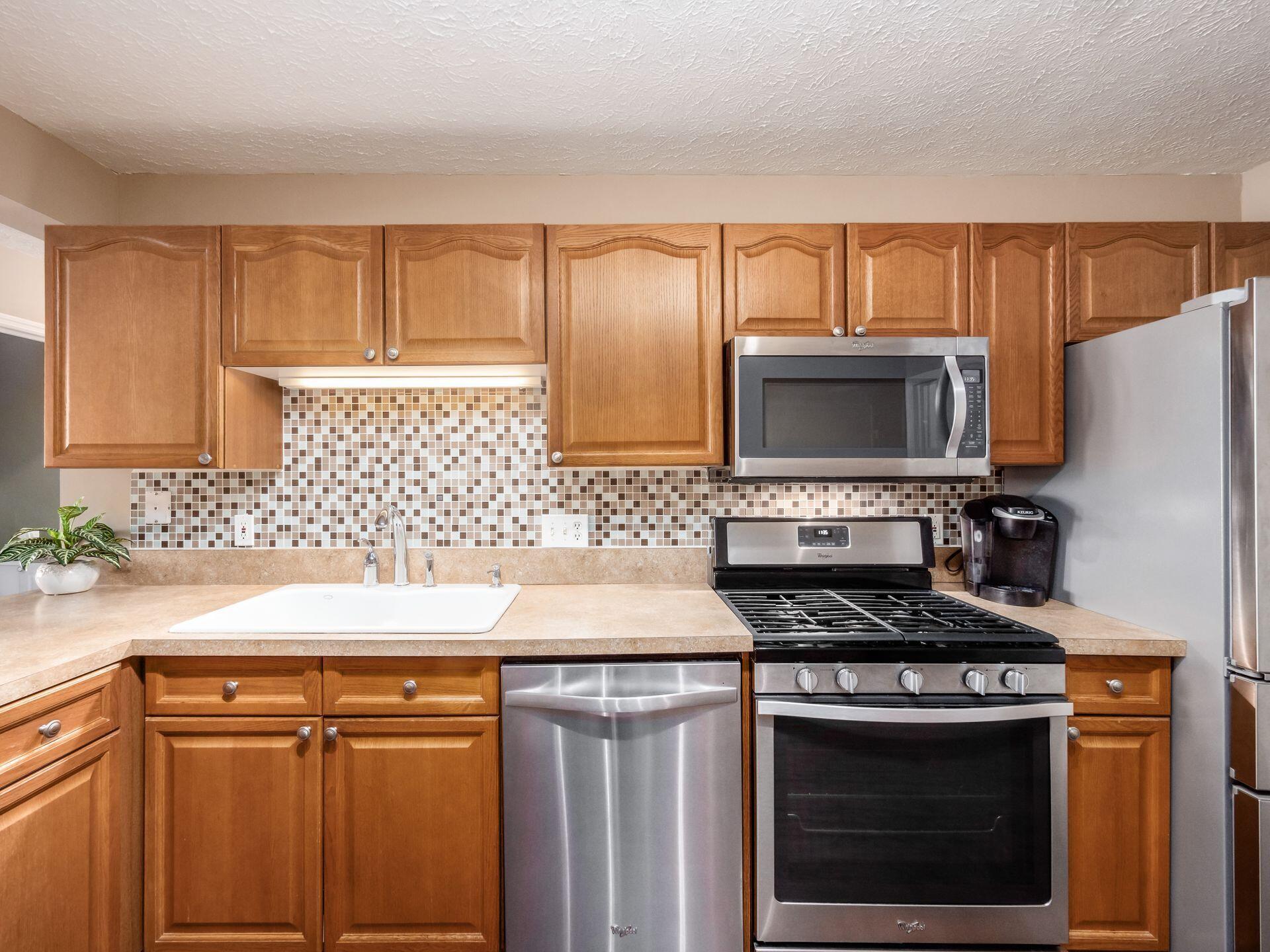 2591 Landings Way, Grove City, Ohio image 16