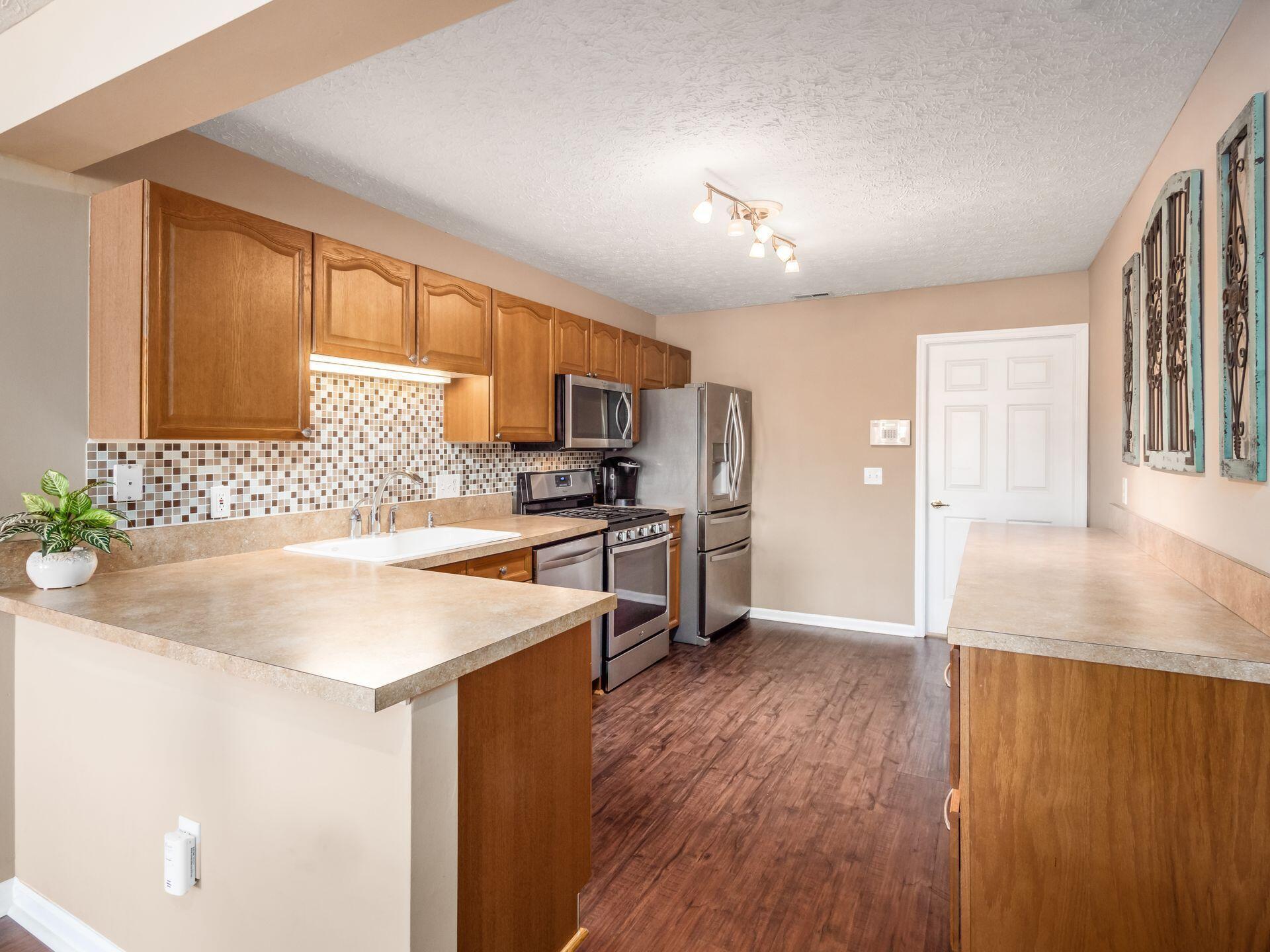 2591 Landings Way, Grove City, Ohio image 14