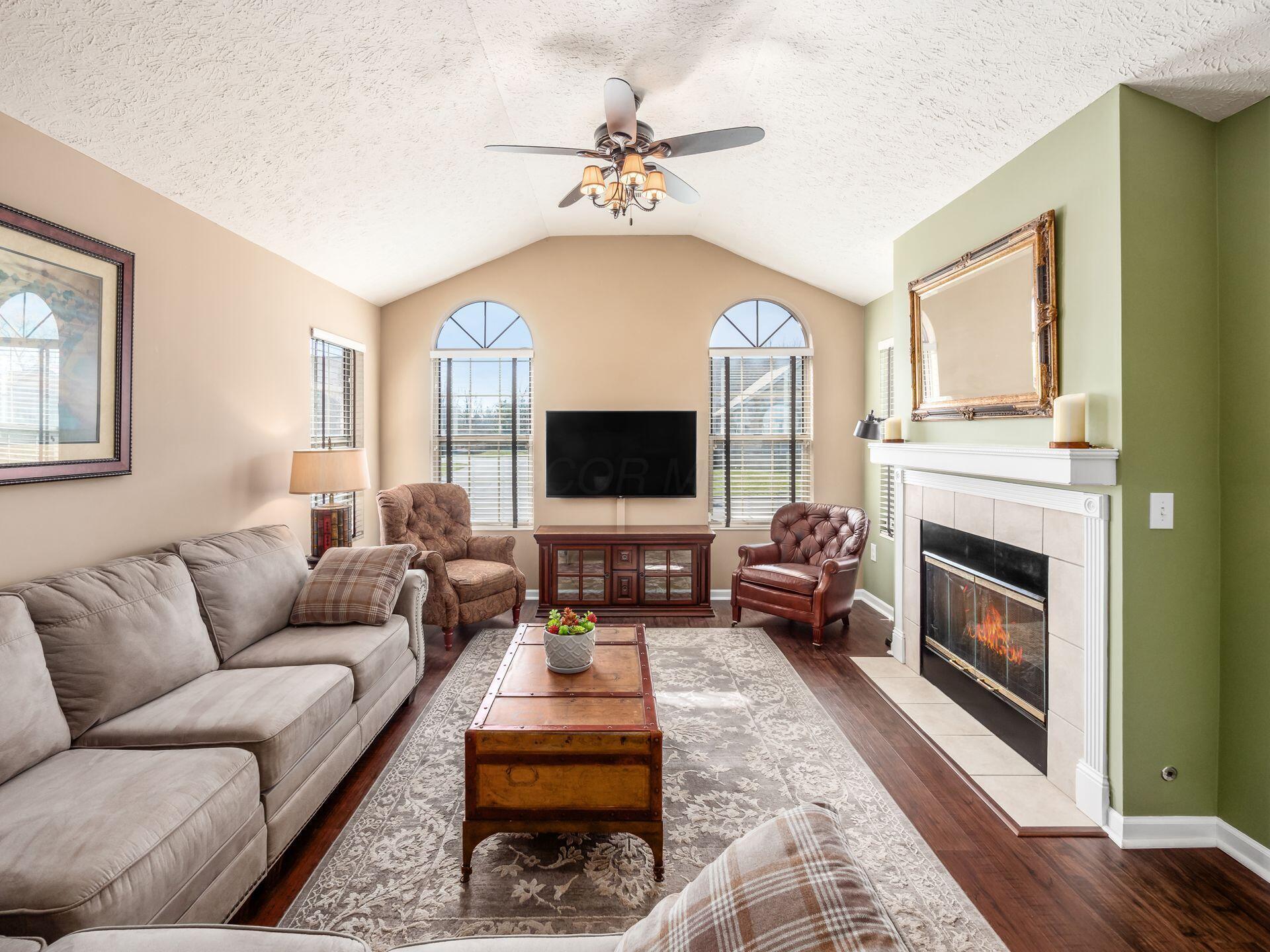 2591 Landings Way, Grove City, Ohio image 9