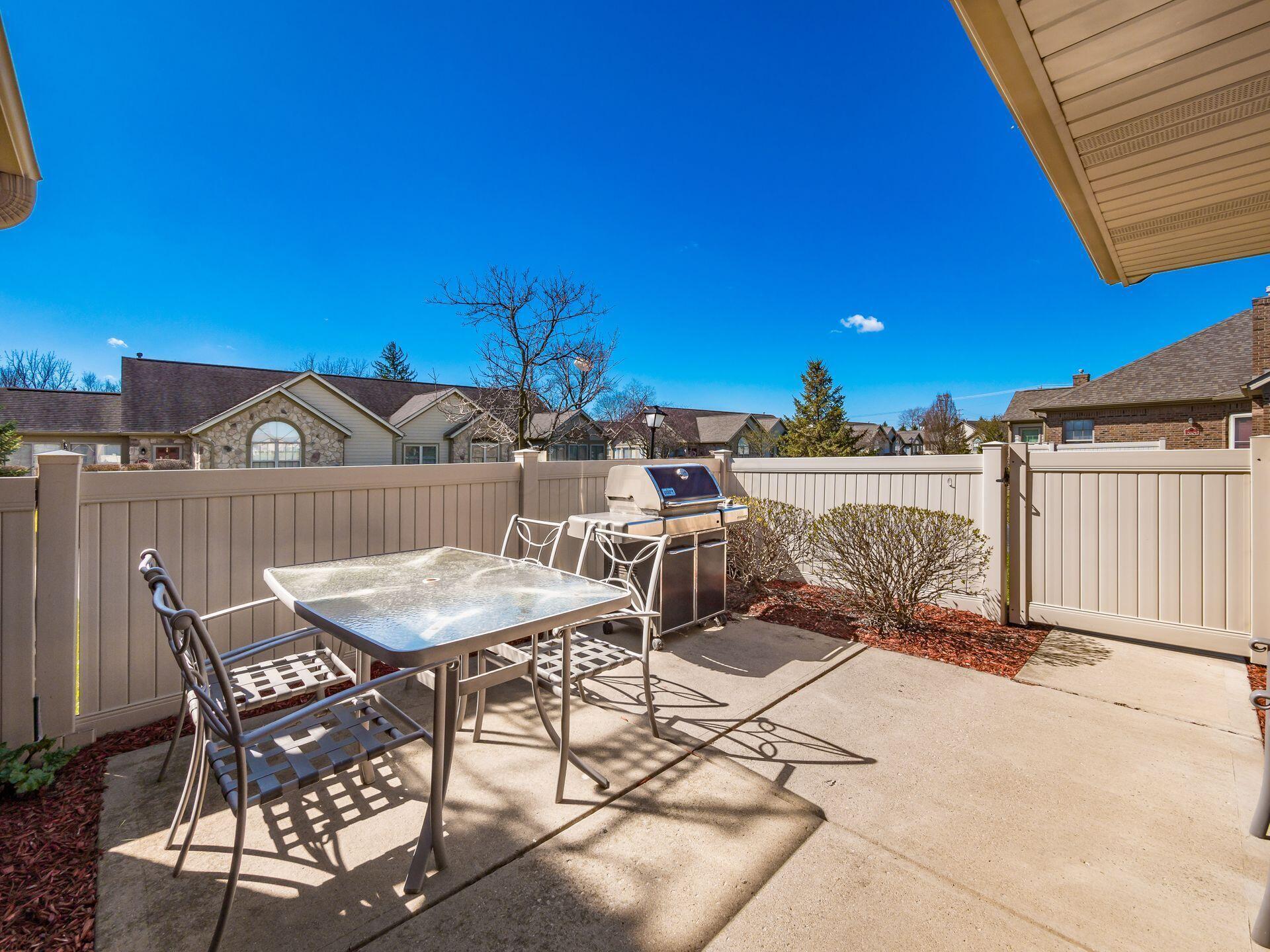 2591 Landings Way, Grove City, Ohio image 6