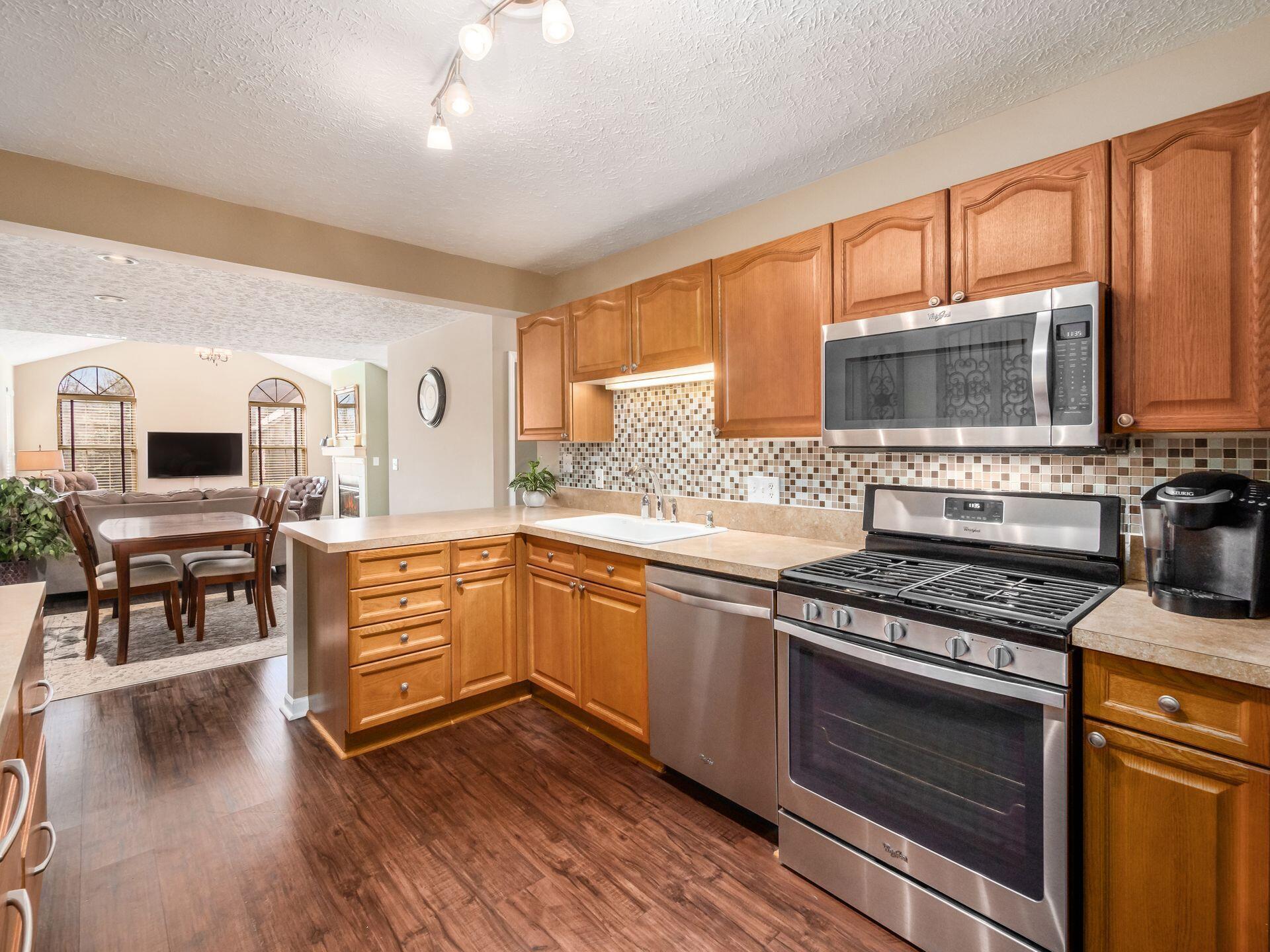 2591 Landings Way, Grove City, Ohio image 17