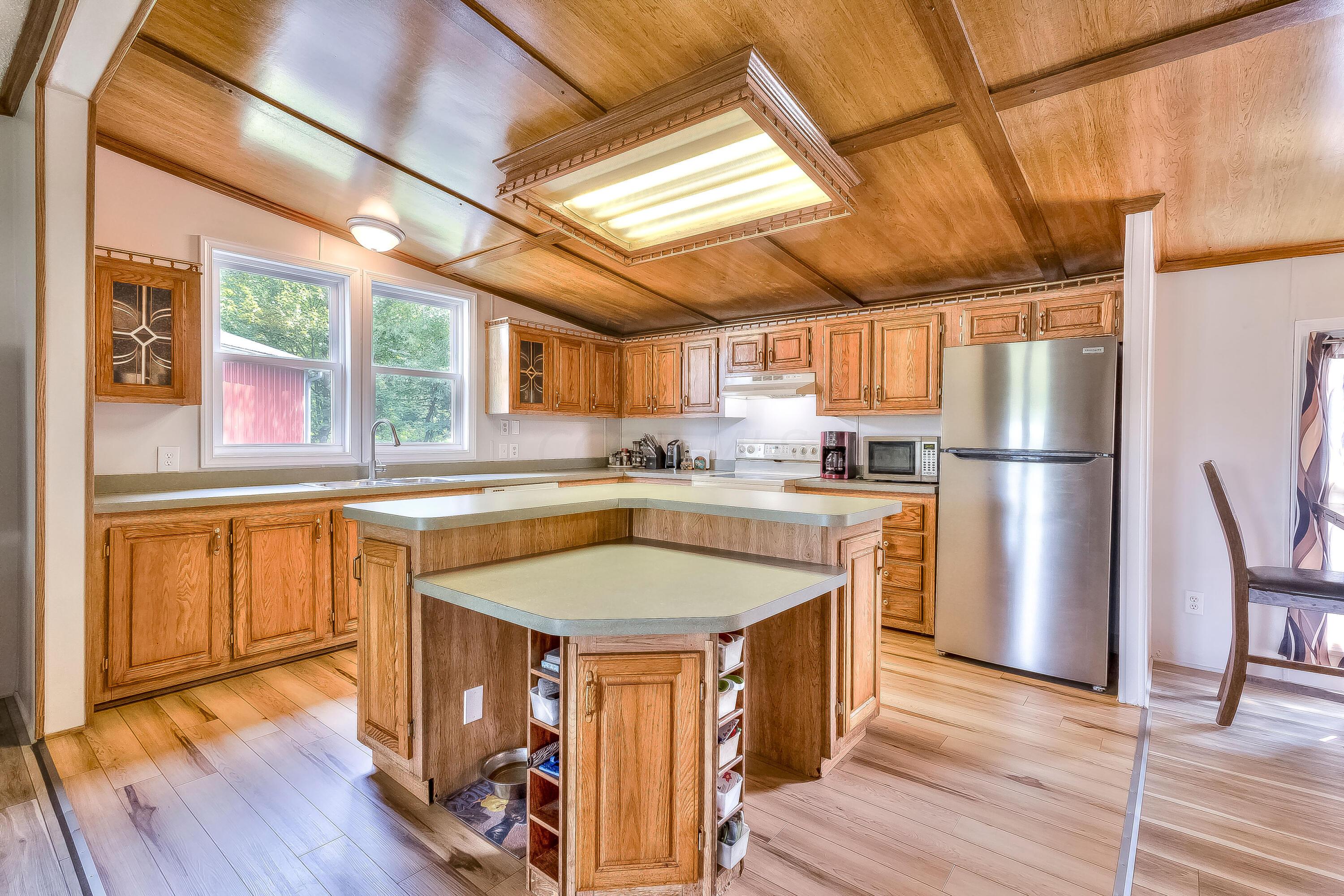 3100 Larimore Road, Mount Vernon, Ohio image 8