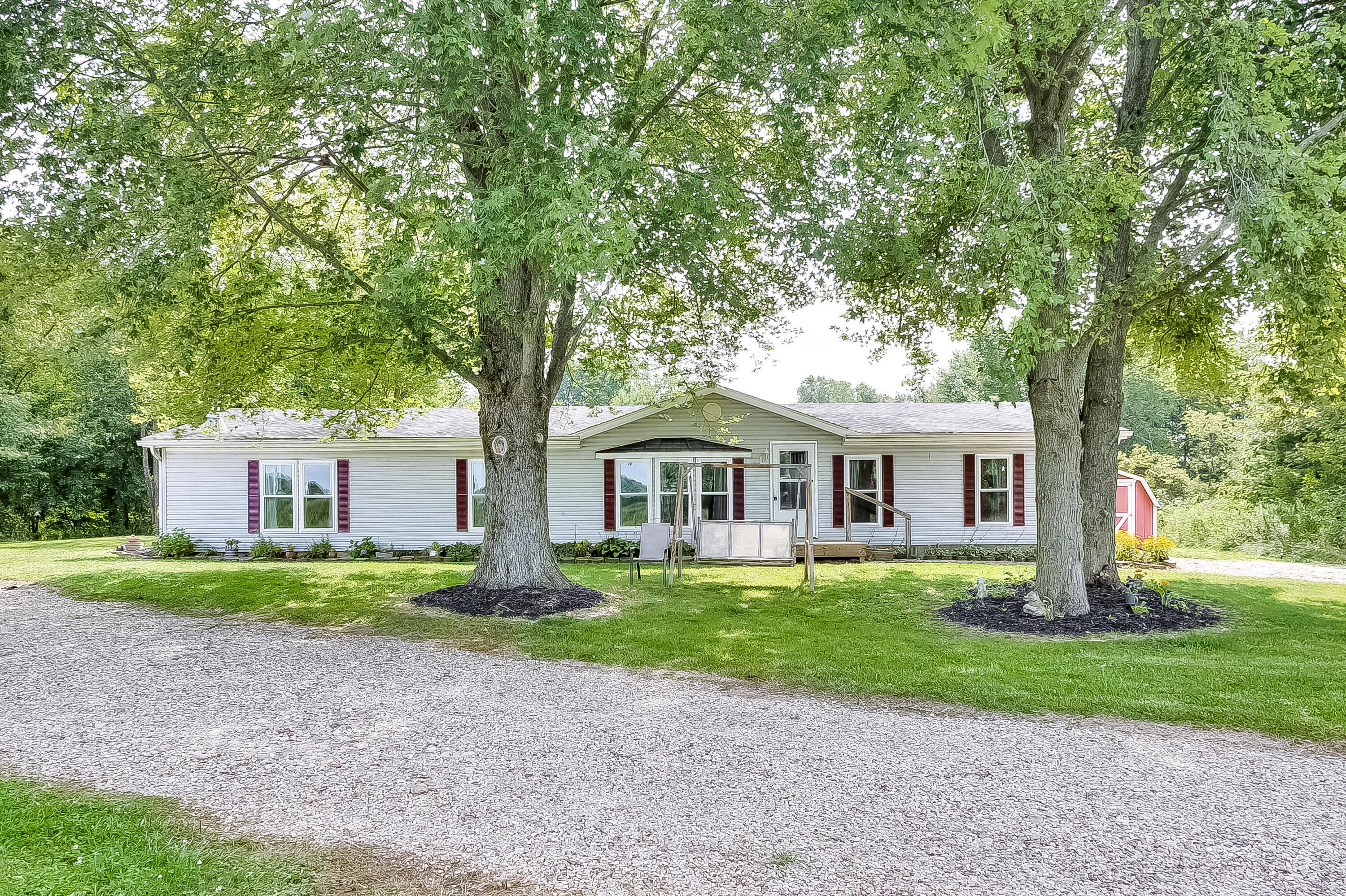 3100 Larimore Road, Mount Vernon, Ohio image 1