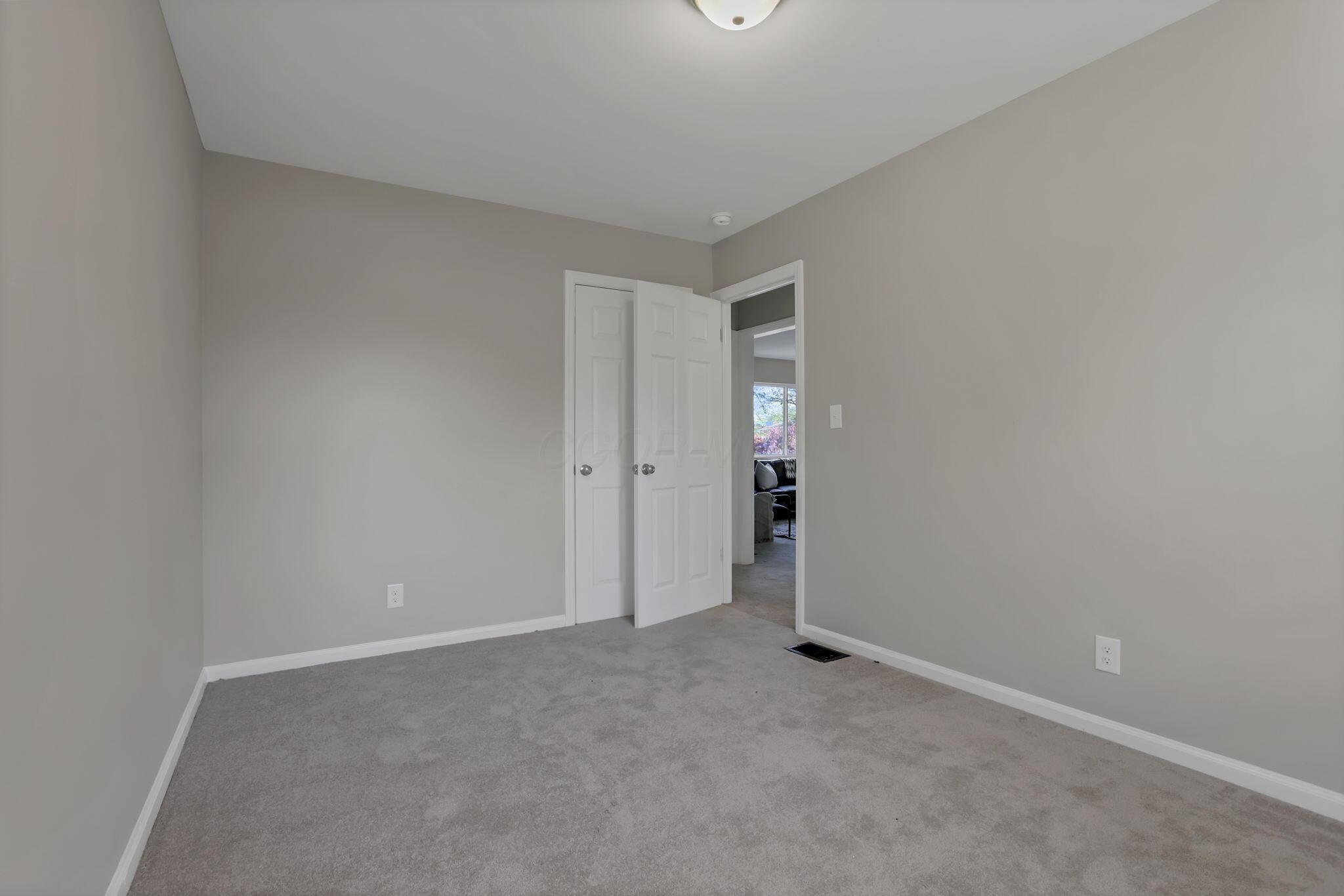 7655 Dalglen Drive, Reynoldsburg, Ohio image 14