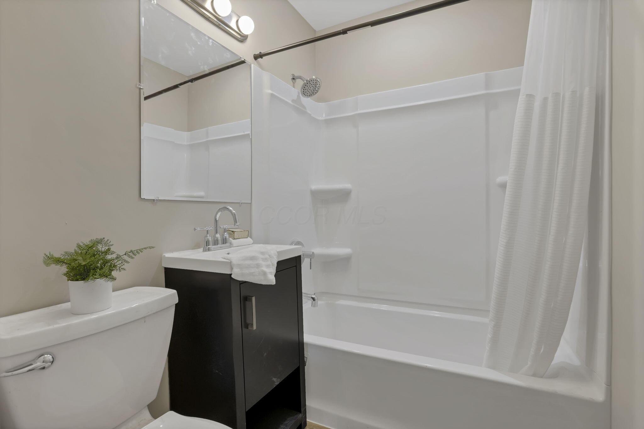 7655 Dalglen Drive, Reynoldsburg, Ohio image 18