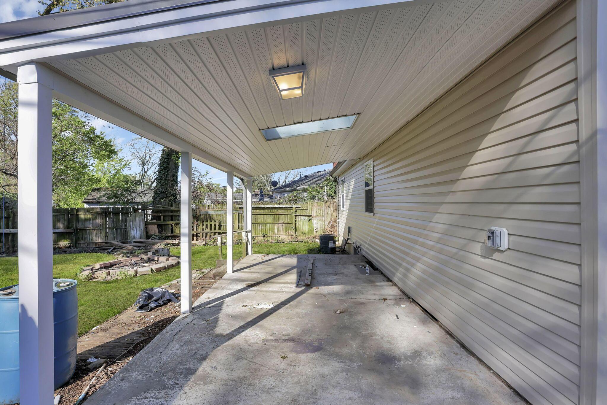 7655 Dalglen Drive, Reynoldsburg, Ohio image 22