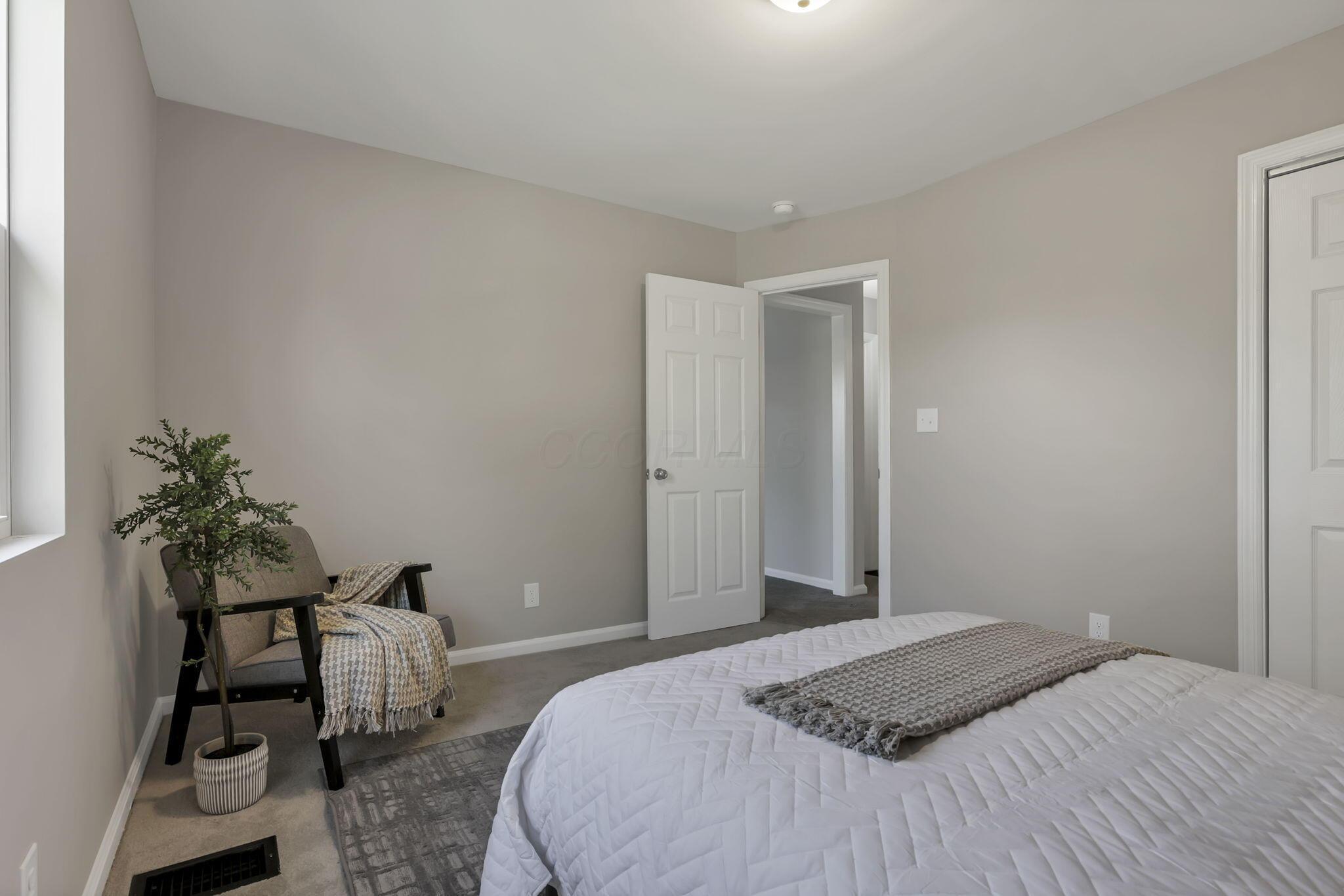 7655 Dalglen Drive, Reynoldsburg, Ohio image 12