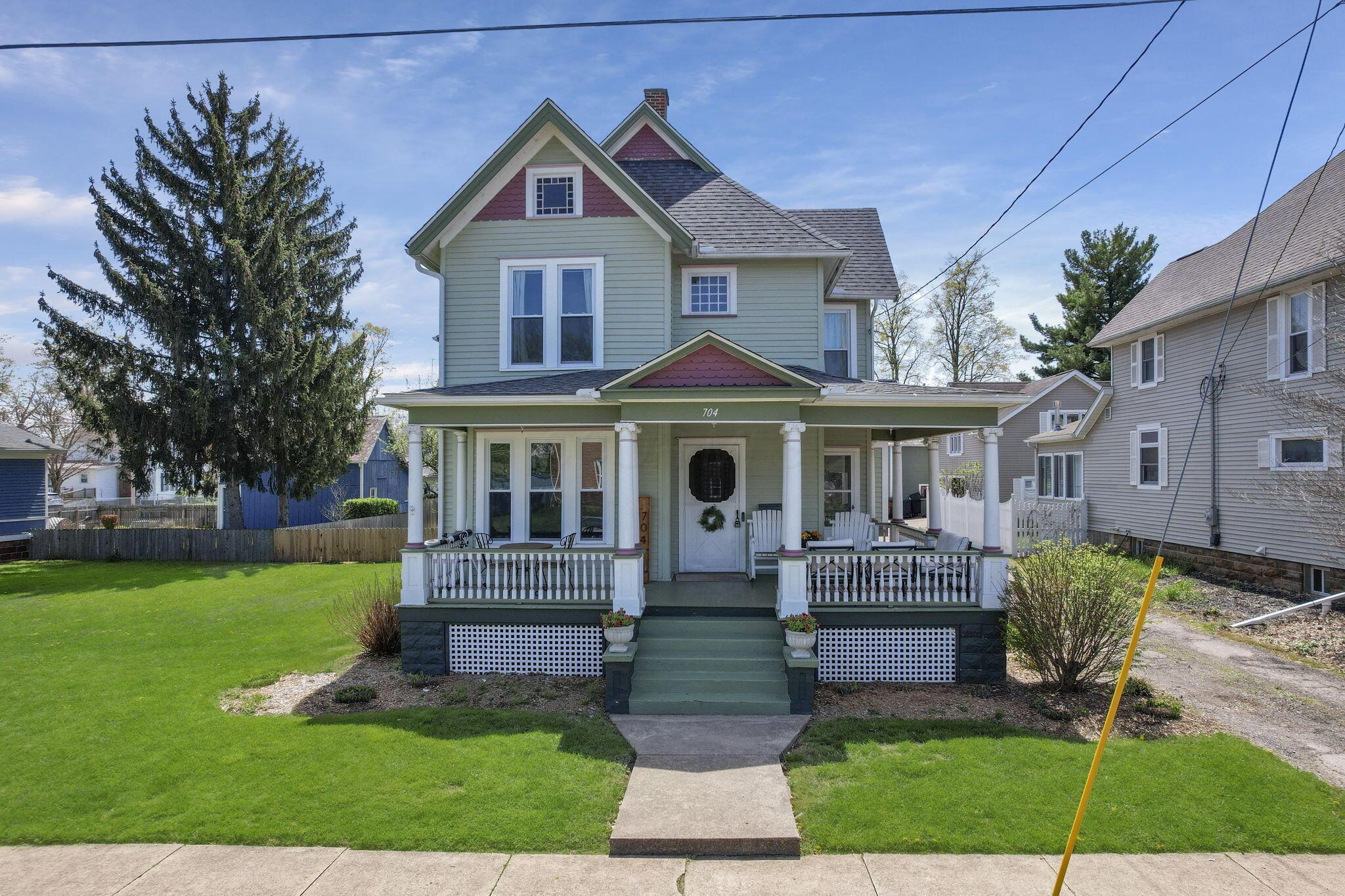 704 E High Street, Mount Vernon, Ohio image 1