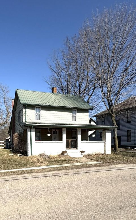 Photo of 327 Moreland Street, Saint Louisville, OH 43071 (MLS # 226005981)