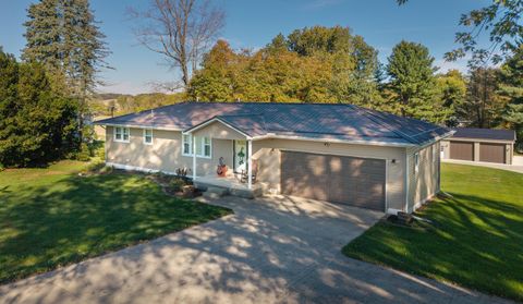 Photo of 14133 Beckley Road, Mount Vernon, OH 43050 (MLS # 225039018)