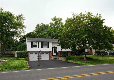 Photo of 2230 Summit View Road, Powell, OH 43065 (MLS # 226022895)