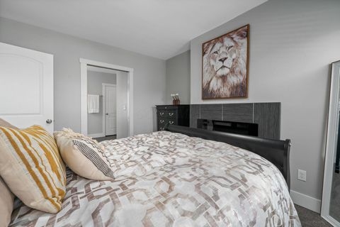 Tiny photo for 423 Saint Clair Avenue, Columbus, OH 43203 (MLS # 226001692)