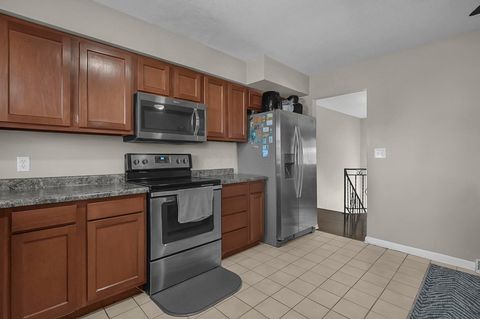 Tiny photo for 1452 Ironwood Drive, Columbus, OH 43229 (MLS # 226005812)