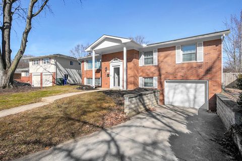 Tiny photo for 1452 Ironwood Drive, Columbus, OH 43229 (MLS # 226005812)