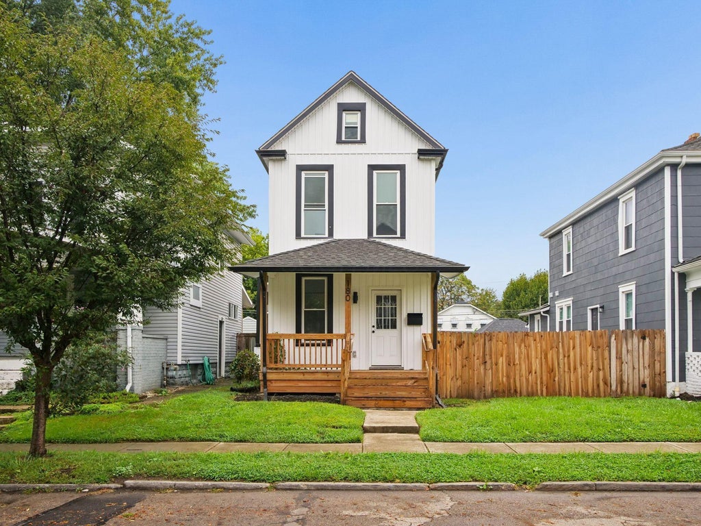 Photo of 180 E Morrill Avenue, Columbus, OH 43207 (MLS # 226035995)