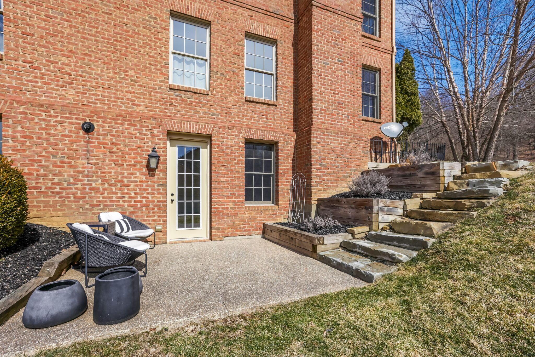 401 Glyn Tawel Drive, Granville, Ohio image 7