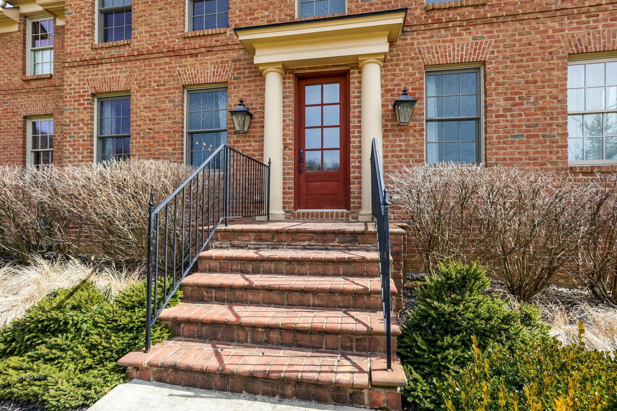 401 Glyn Tawel Drive, Granville, Ohio image 5