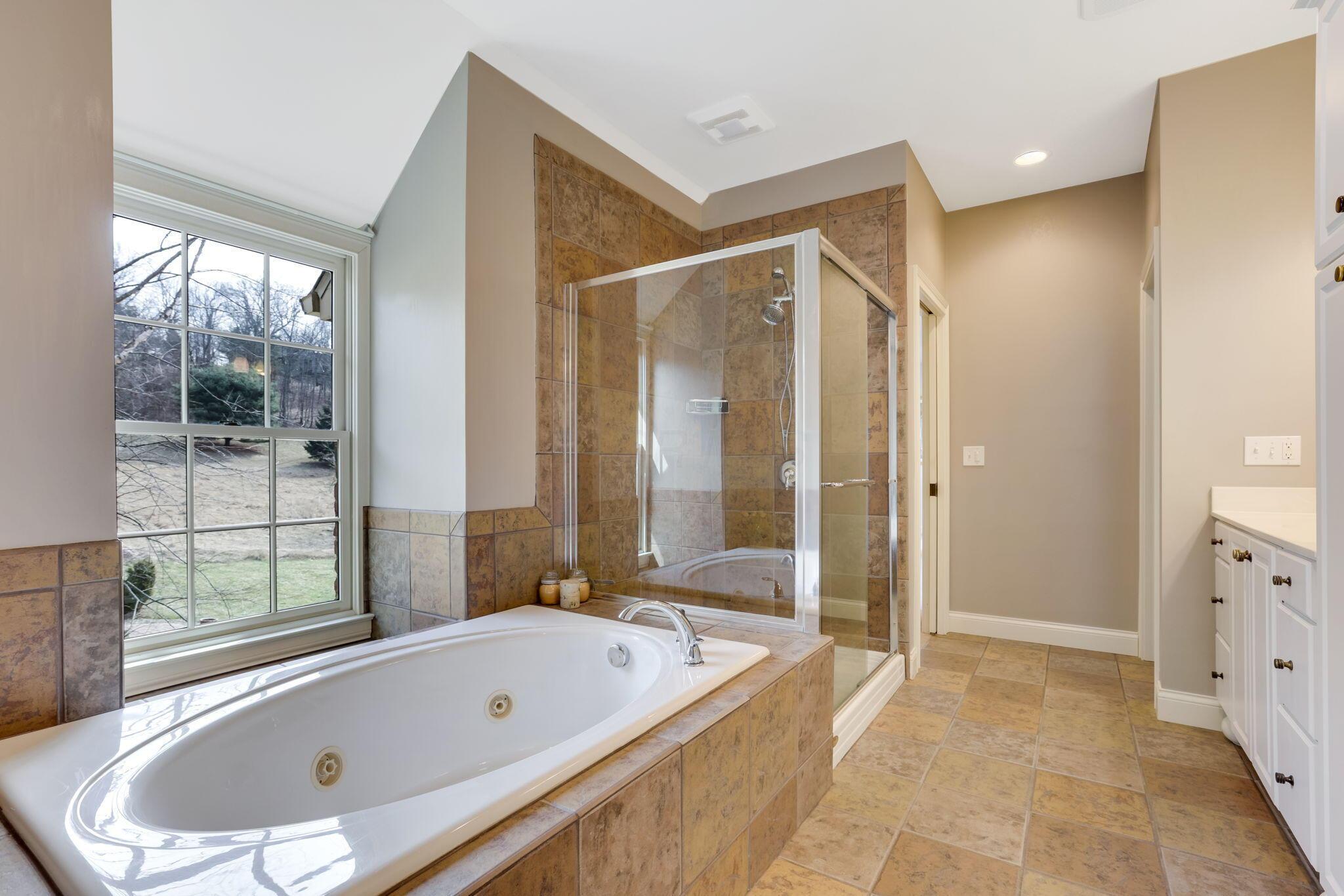 401 Glyn Tawel Drive, Granville, Ohio image 36