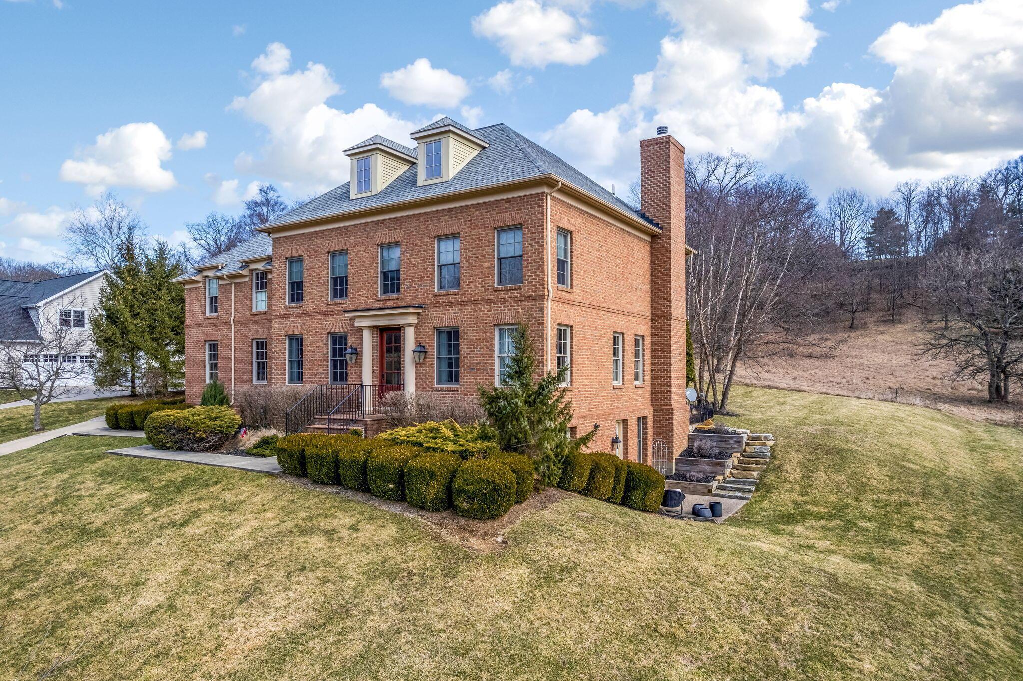 401 Glyn Tawel Drive, Granville, Ohio image 1