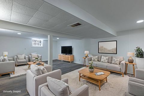 Tiny photo for 419 Bellevue Avenue, Springfield, OH 45503 (MLS # 226000177)