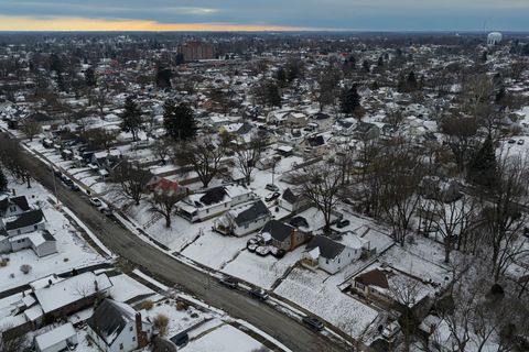 Tiny photo for 419 Bellevue Avenue, Springfield, OH 45503 (MLS # 226000177)