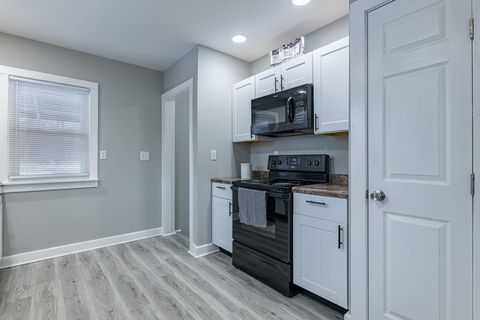 Tiny photo for 419 Bellevue Avenue, Springfield, OH 45503 (MLS # 226000177)