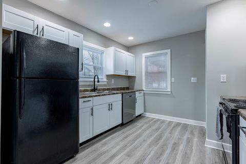 Tiny photo for 419 Bellevue Avenue, Springfield, OH 45503 (MLS # 226000177)