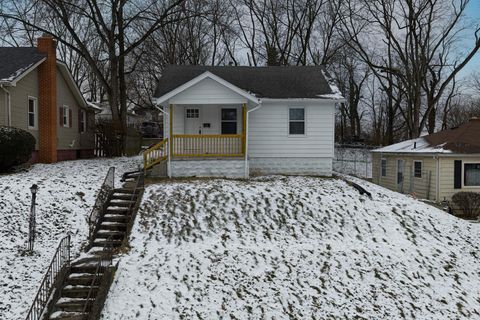 Tiny photo for 419 Bellevue Avenue, Springfield, OH 45503 (MLS # 226000177)