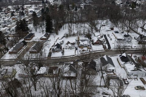 Tiny photo for 419 Bellevue Avenue, Springfield, OH 45503 (MLS # 226000177)