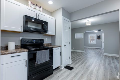 Tiny photo for 419 Bellevue Avenue, Springfield, OH 45503 (MLS # 226000177)