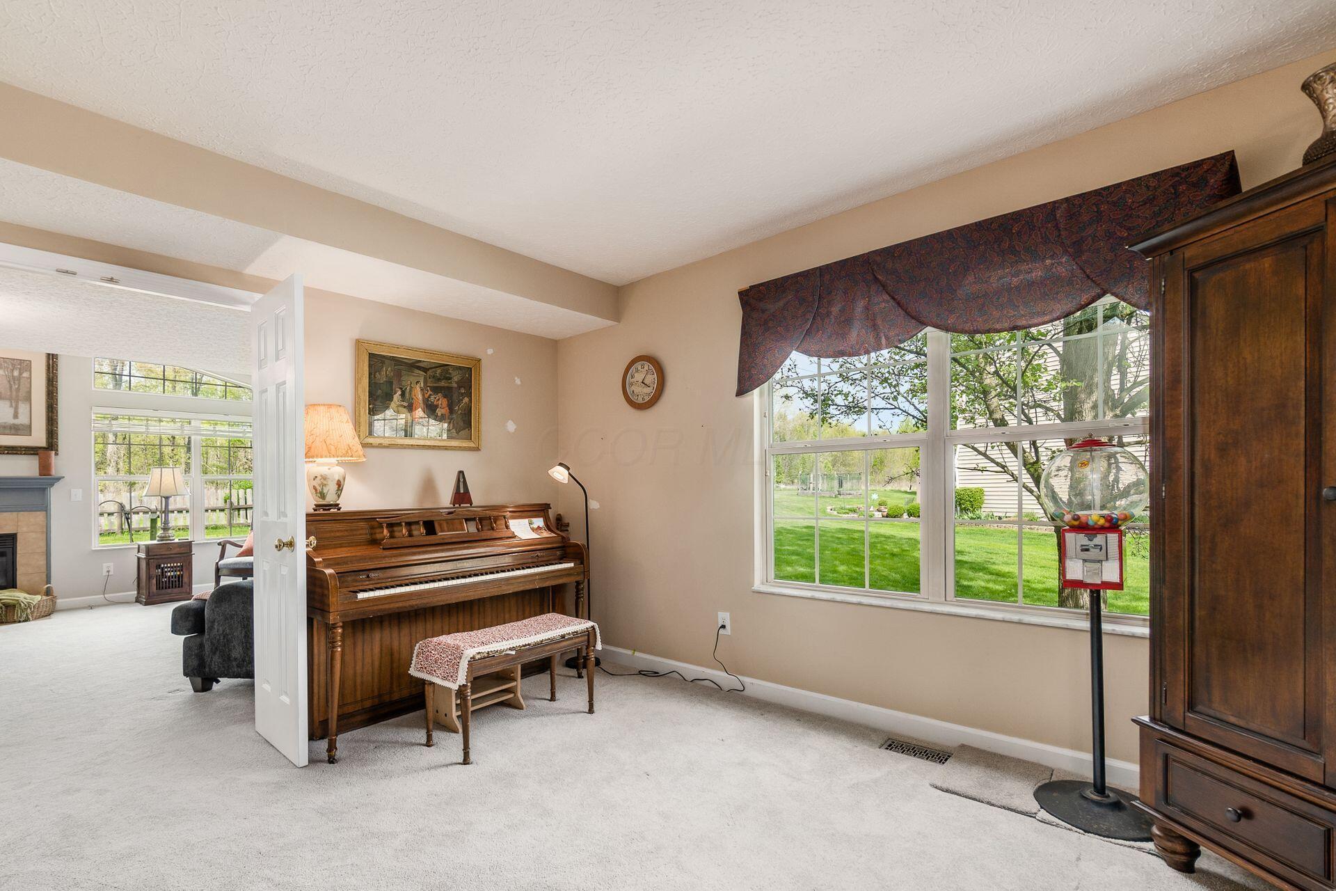 5551 Ainsley Drive, Westerville, Ohio image 17