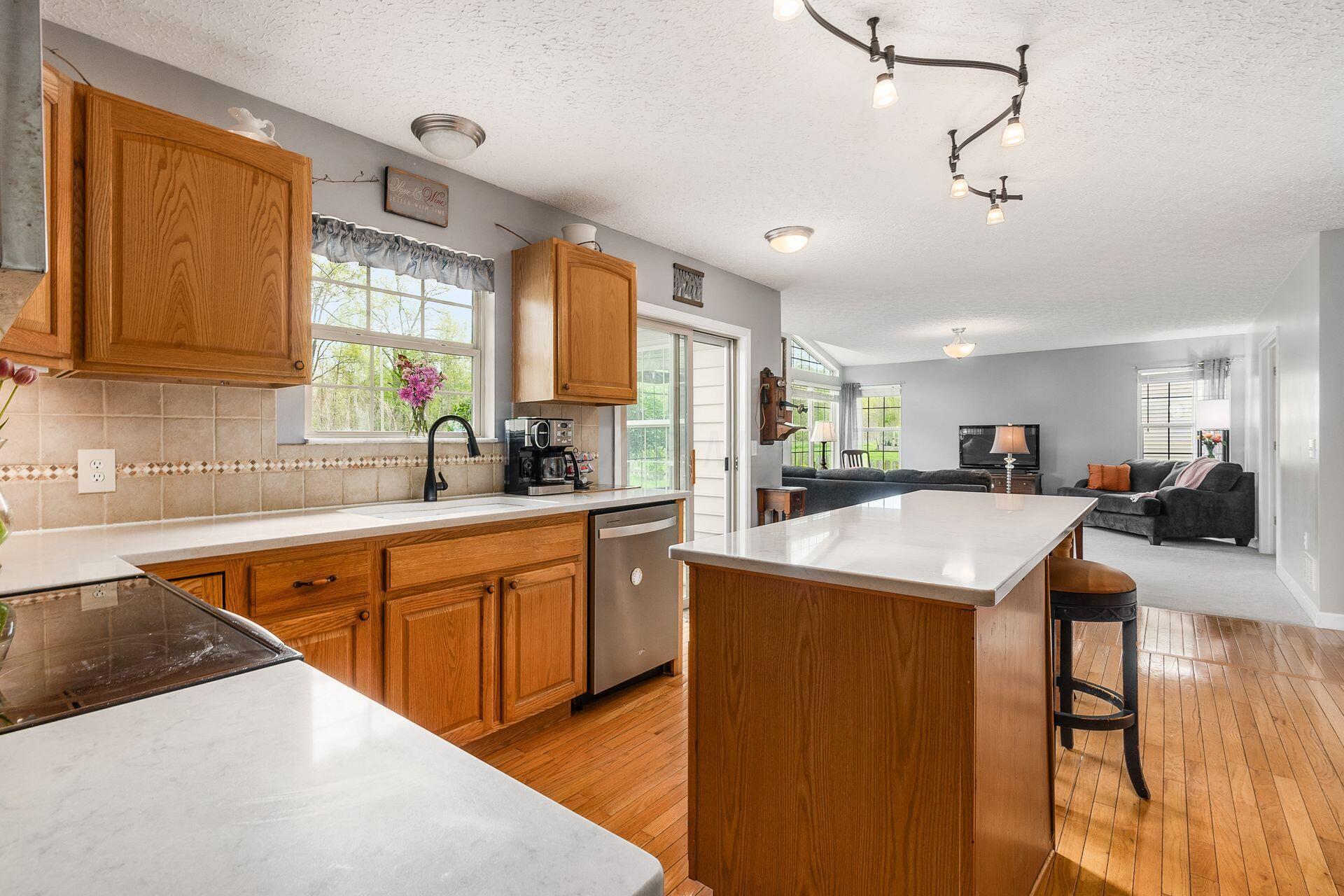 5551 Ainsley Drive, Westerville, Ohio image 9