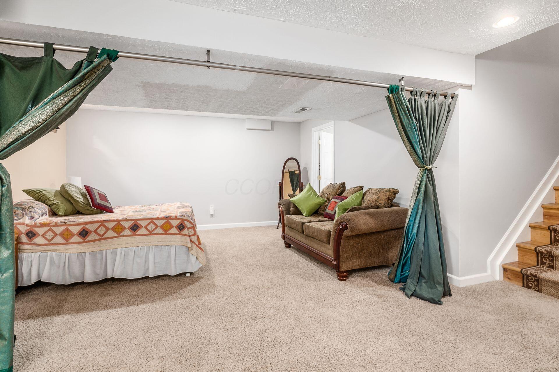 5551 Ainsley Drive, Westerville, Ohio image 33
