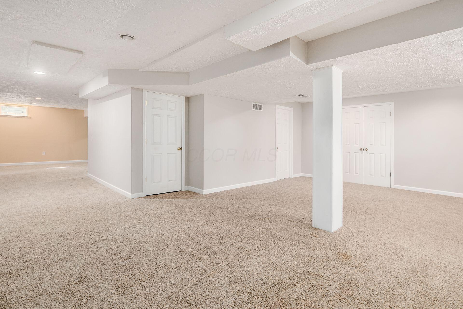 5551 Ainsley Drive, Westerville, Ohio image 37