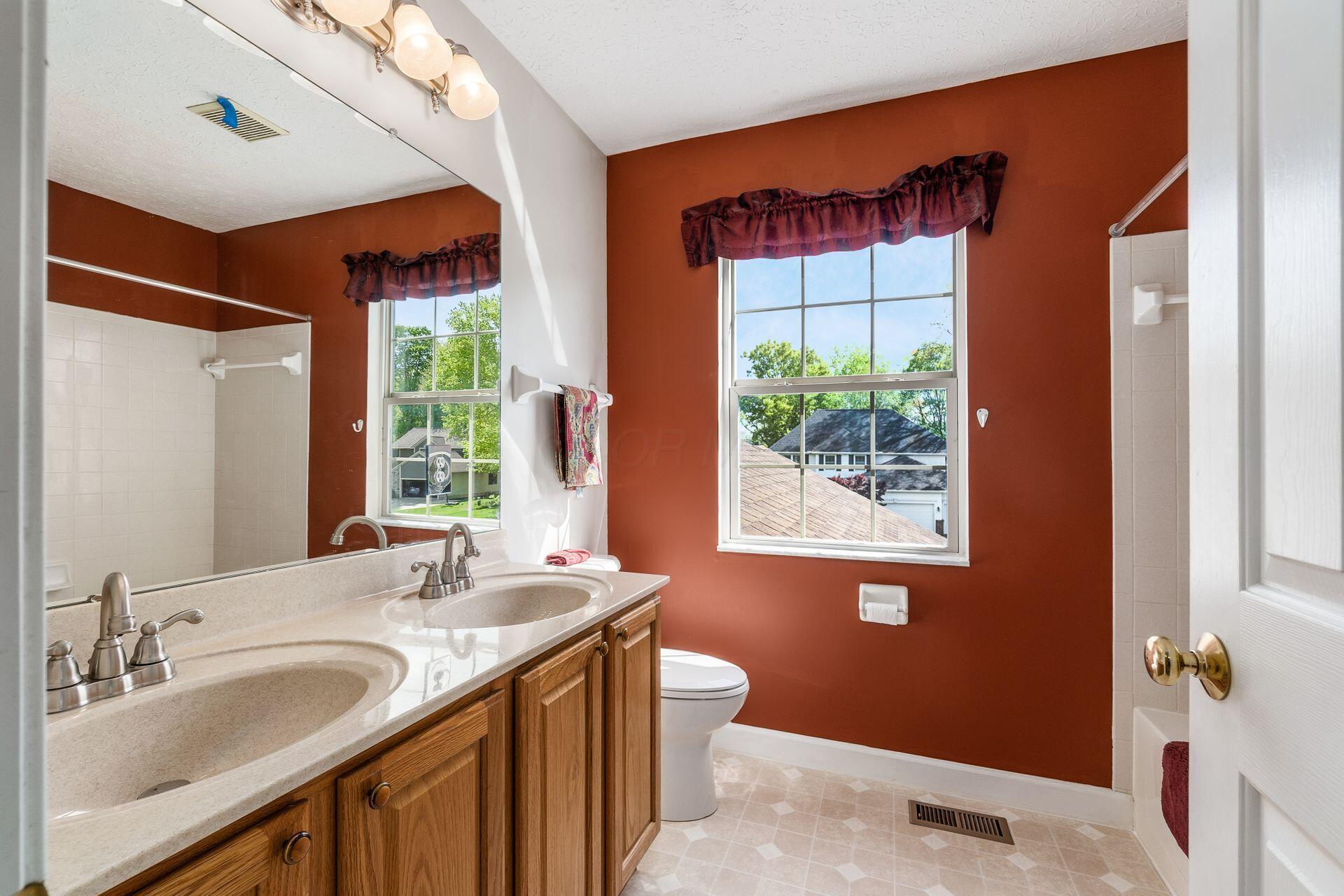 5551 Ainsley Drive, Westerville, Ohio image 31