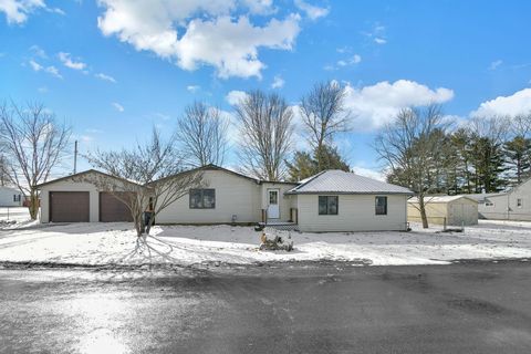Photo of 356 Spring Street, Utica, OH 43080 (MLS # 226001952)