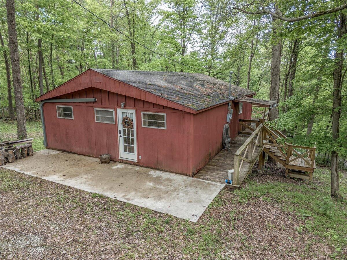 314 Chinook Lane, Sugar Grove, Ohio image 5