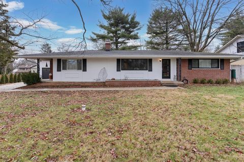 Photo of 4385 Hayden Falls Drive, Columbus, OH 43221 (MLS # 226000685)
