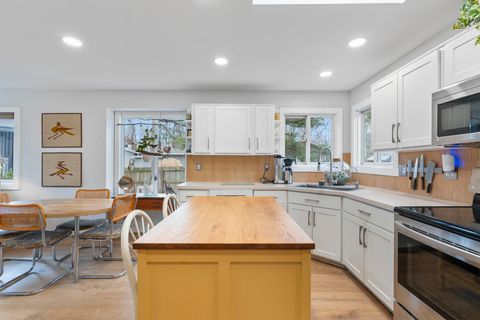 Tiny photo for 4385 Hayden Falls Drive, Columbus, OH 43221 (MLS # 226000685)