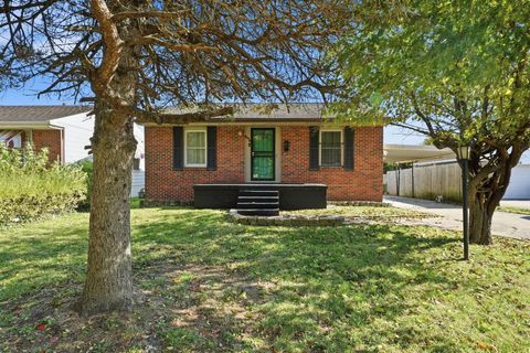 Photo of 3172 Weirton Drive, Columbus, OH 43207 (MLS # 225041896)