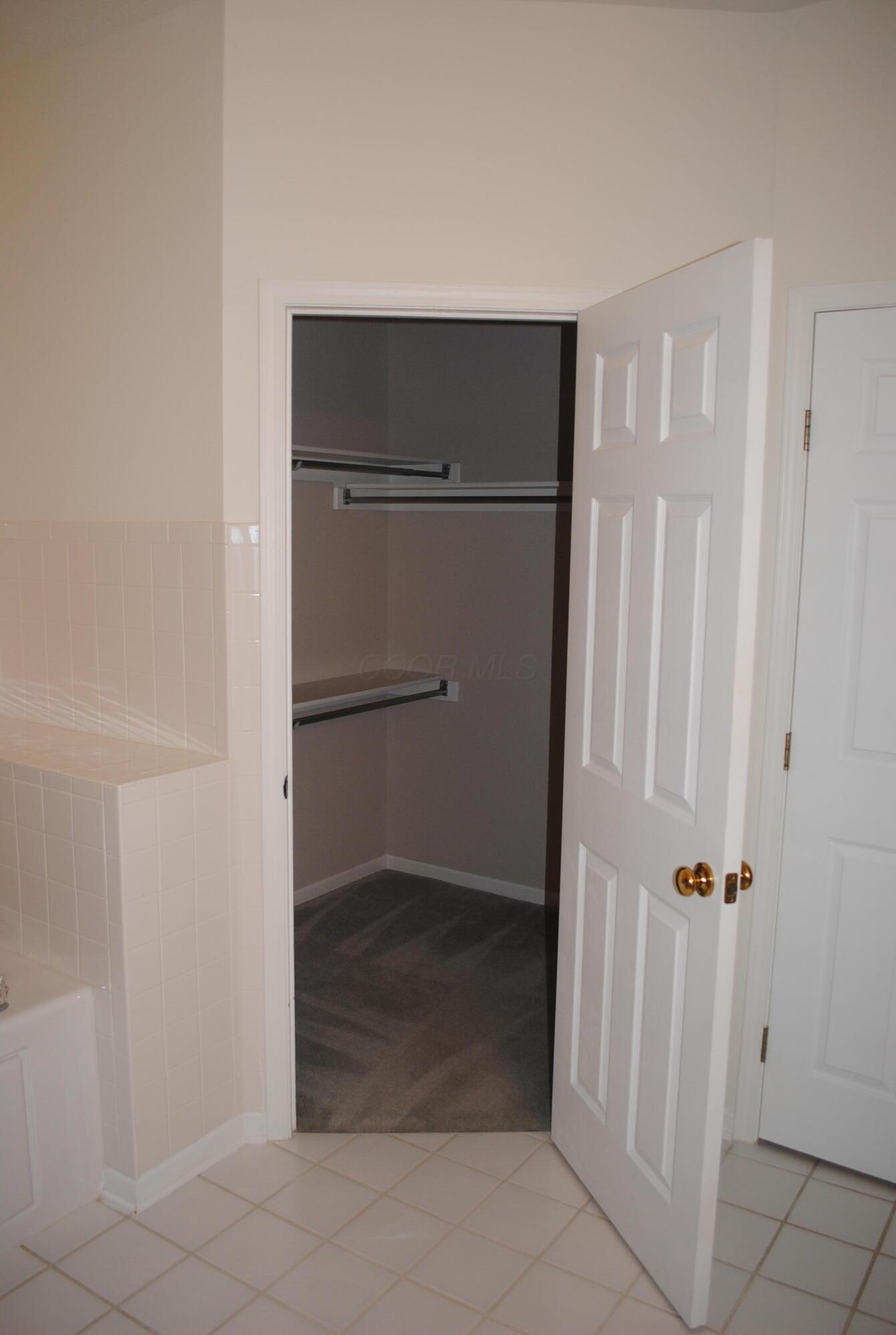 419 Wyndham Park, Westerville, Ohio image 15