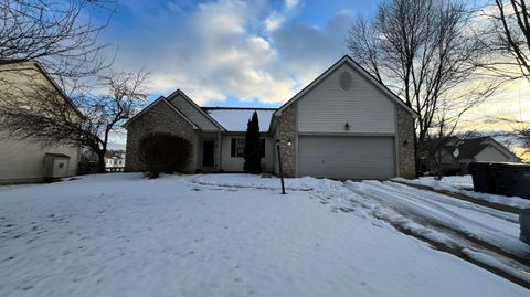 Photo of 8947 Creek View Street, Canal Winchester, OH 43110 (MLS # 226004771)