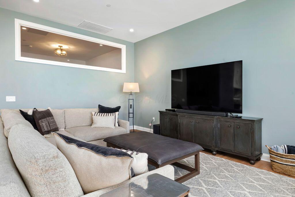 225 John H McConnell Boulevard 701