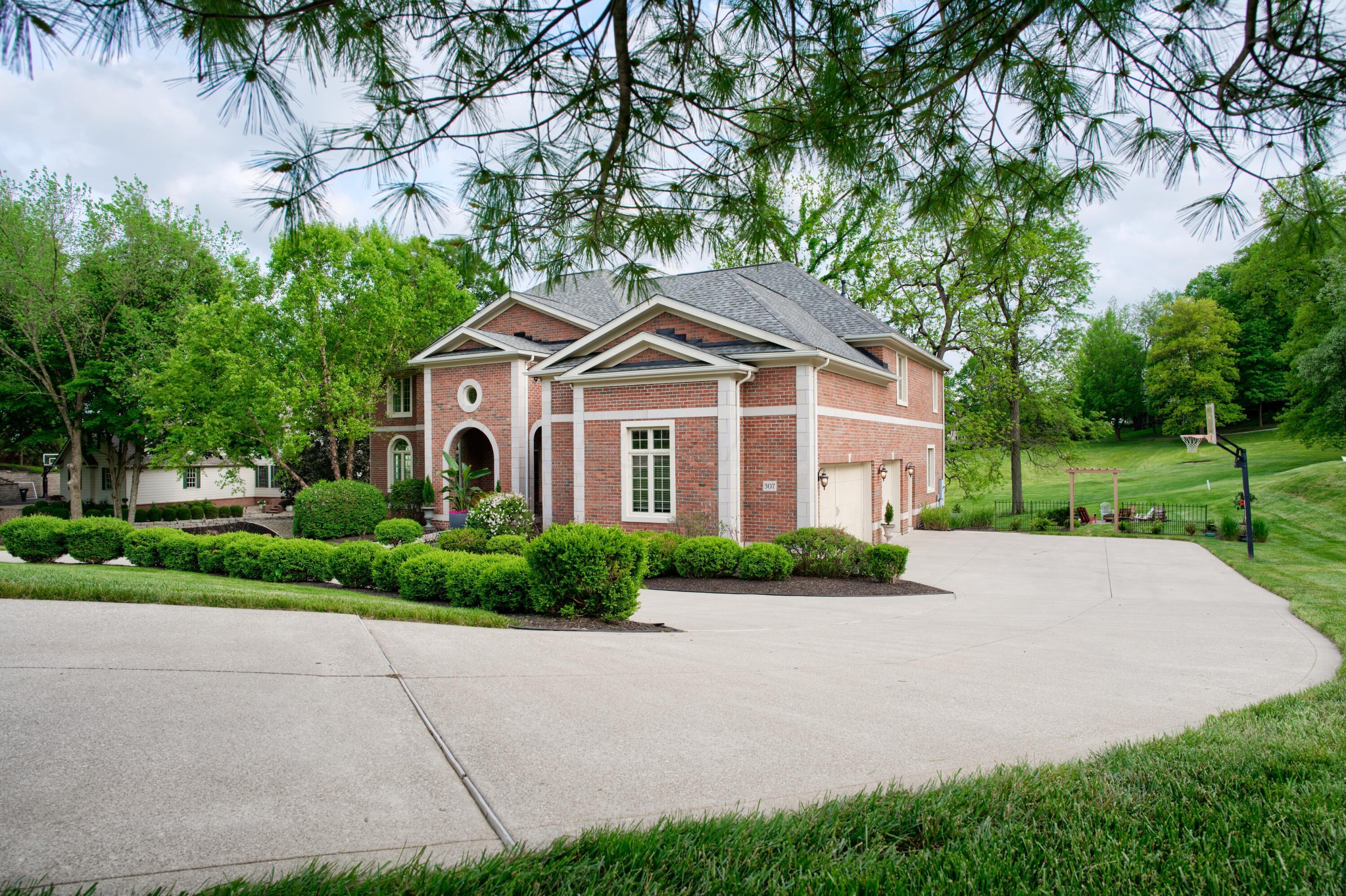 307 Bryn Du Drive, Granville, Ohio image 4
