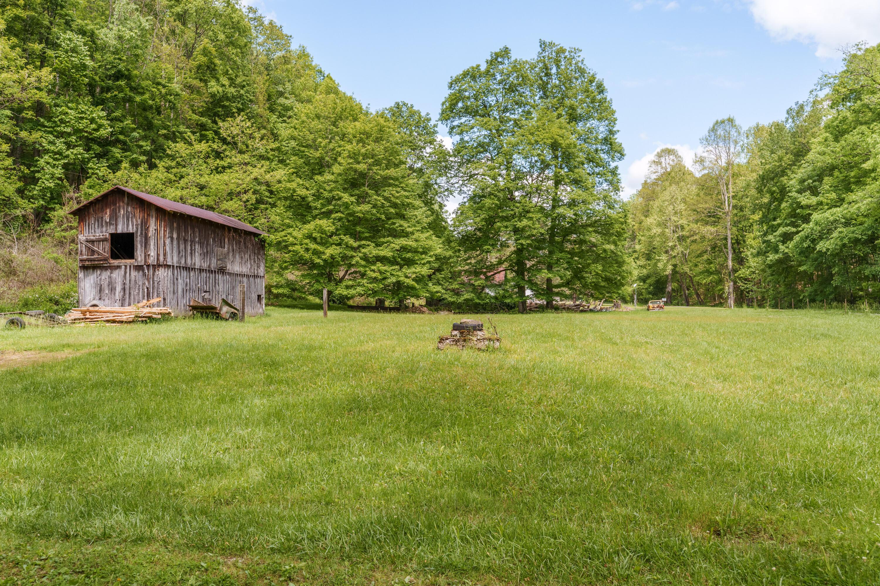 32905 Graves Road, Londonderry, Ohio image 4