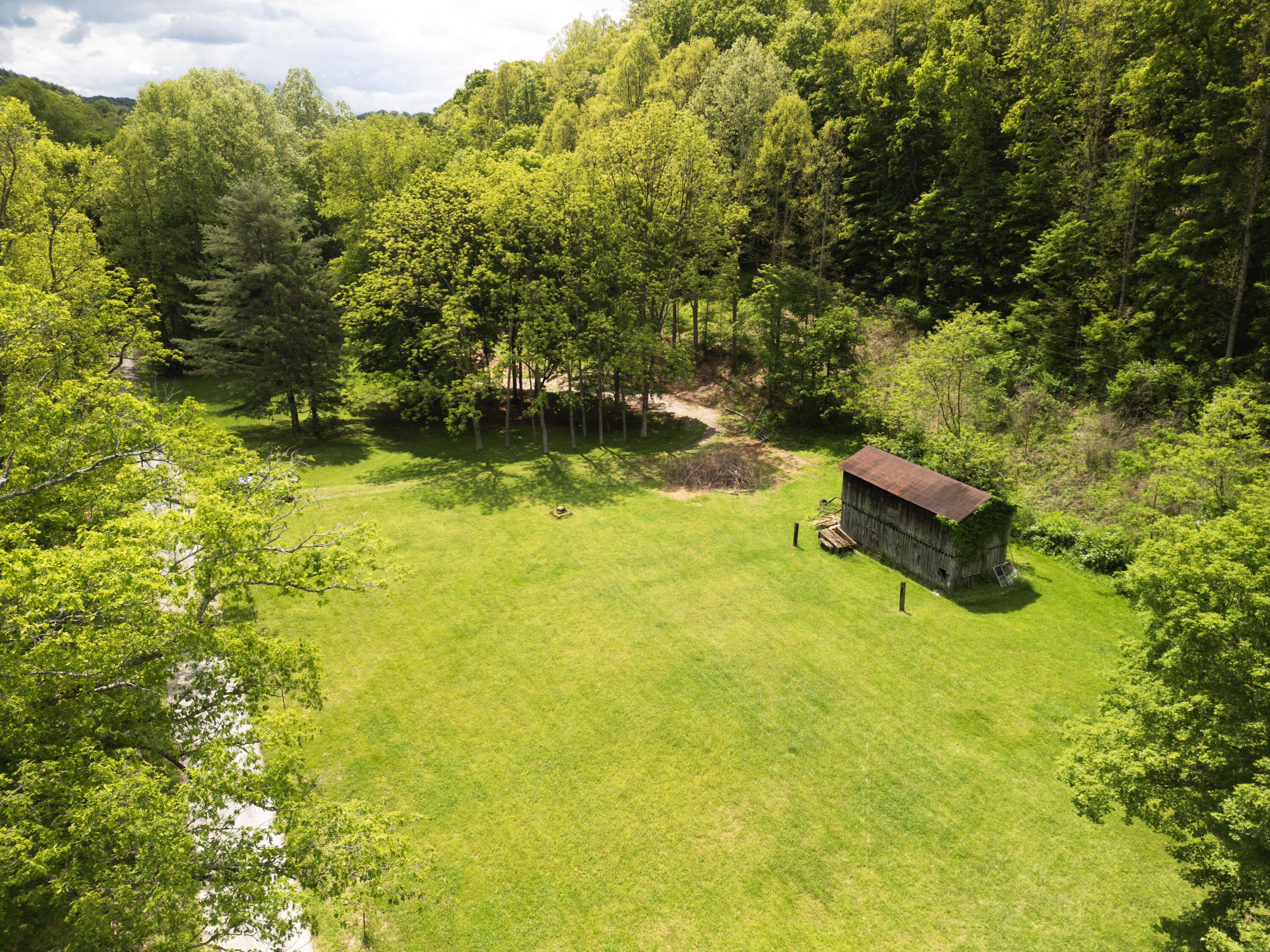 32905 Graves Road, Londonderry, Ohio image 9