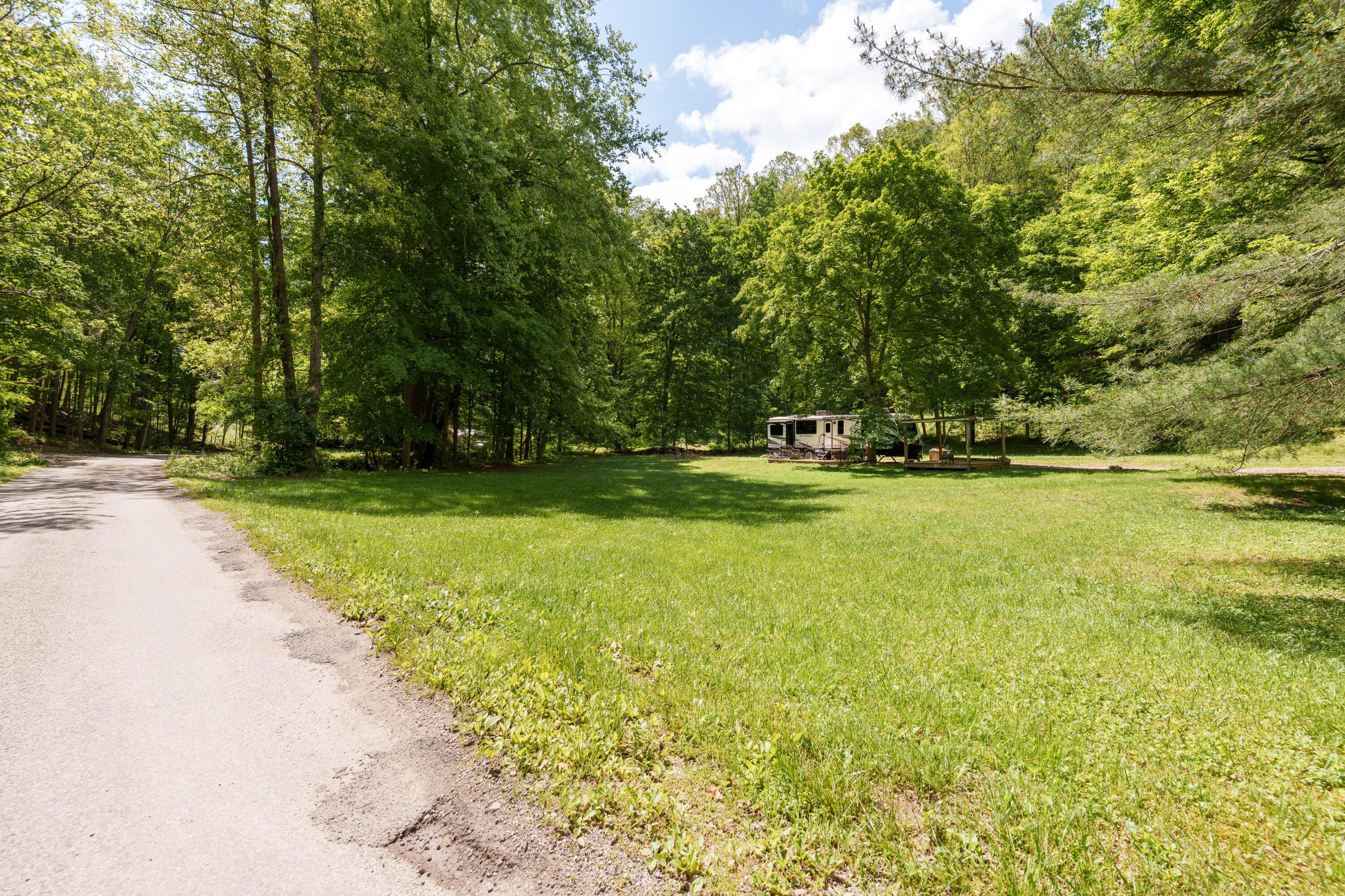 32905 Graves Road, Londonderry, Ohio image 2