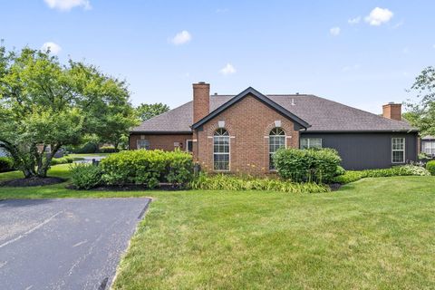 Photo of 2636 Trottersway Drive 29 #29, Columbus, OH 43235 (MLS # 226024167)